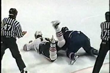 Bryan McCabe vs Chris Murray - Apr 5, 1999