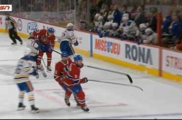 Une descente du coude accidentelle de Zachary Bolduc sur Zack Benson