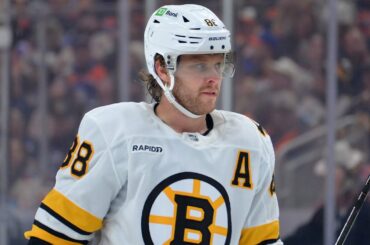 Pastrnak earns 900th point with 3 assists🇨🇿Pastrňák se díky třem asistencím dostal na metu 900 bodů