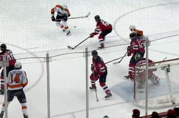 Flyers' Voracek uses clever kick pass to Giroux who buries it past Schneider