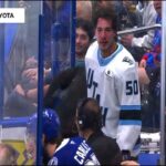 Sean Durzi was GIVING IT to Declan Carlile in the penalty box 🤬