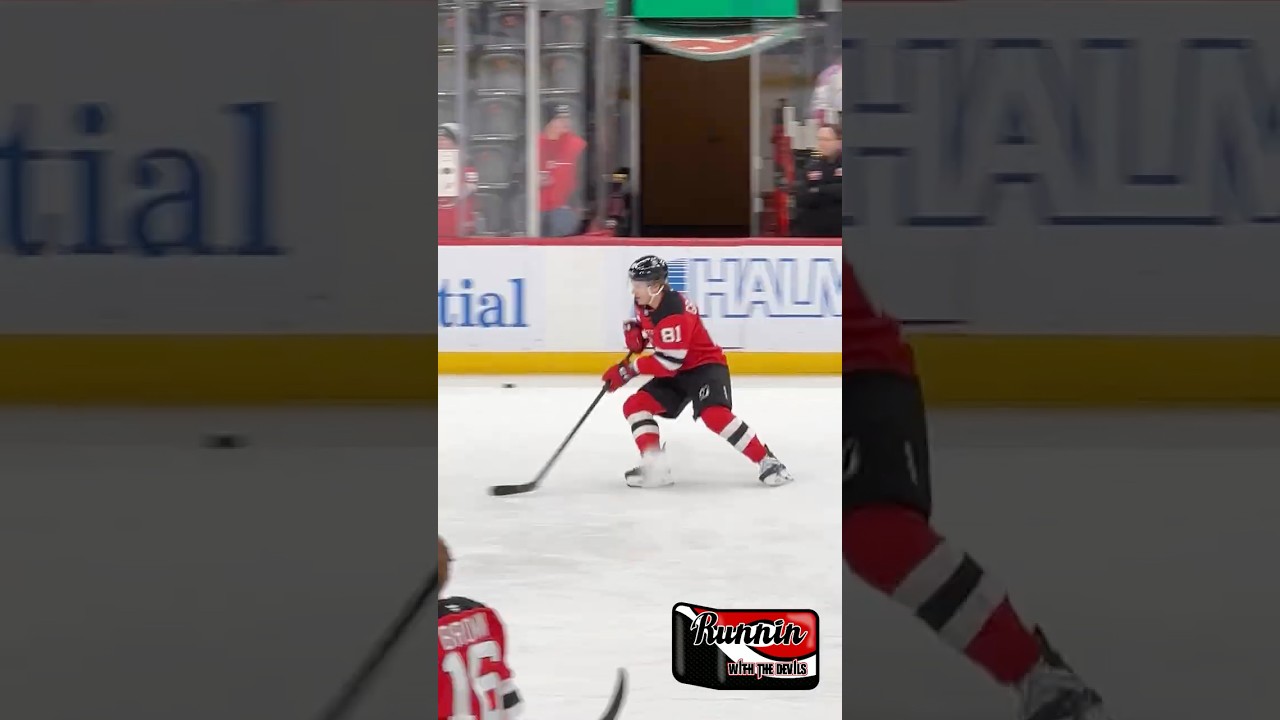 NJ Devils Arseny Gritsyuk Flying #njdevils #shorts #shortsvideo #shortvideo #short #devils