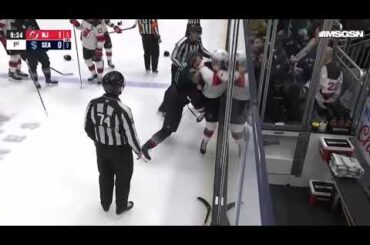 DAWSON MERCER STEPS UP 🥊 #NJDevils