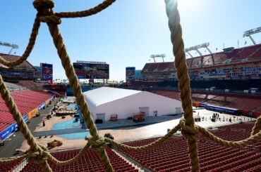 Take a look at the time-lapse of the Stadium Series rink build in Tampa Bay ahead of Sunday.