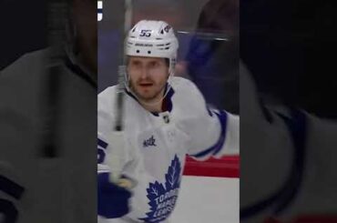 Nylander, Ekman-Larsson team up to tie it! 🇸🇪🔥🚨 Nylander, Ekman-Larsson samarbetar!