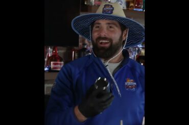 'Big Rig' tries famous cocktail with a cigar 😮‍💨