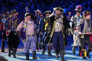 Stadium Series walkouts taken over by PIRATES!