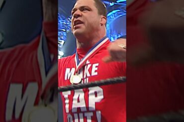 Edge gets the crowd to sing “YOU SUCK” to Kurt Angle’s music 🎤 😂