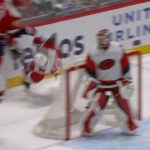 Tom Wilson démolit complètement Logan Stankoven