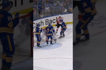 Luukkonen's HUGE GLOVE SAVE! 🇫🇮🫨 Luukkosen huikea hanskatorjunta