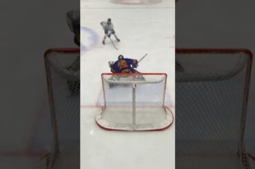 Snygg räddning av Magnus Hellberg (Djurgården Hockey mot Färjestad BK i SHL i Sverige) (#Shorts)