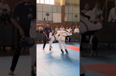 Are we watching karate kid? 🫣😮📹: @crina.sts #Olympics #Karate #Kid