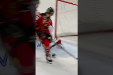 Lars Johansson självmål (Frölunda HC mot Luleå HF i Coop Norrbotten Arena i SHL i Sverige) (#Shorts)