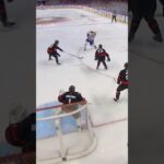 Juraj Slafkovský accepte la passe de Cole Caufield et c’est le but! 🚨