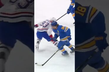 Robert Thomas is a REAL LIFE CHEAT CODE 😳 #nhl #blues