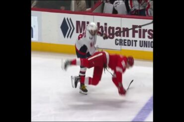 Ovi laid a BIG hit on Elmer Soderblom 💣💣