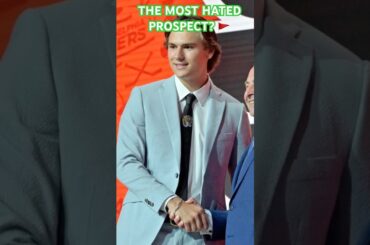 “Born to be a Flyer”… until he wasn’t. 🦆🏒