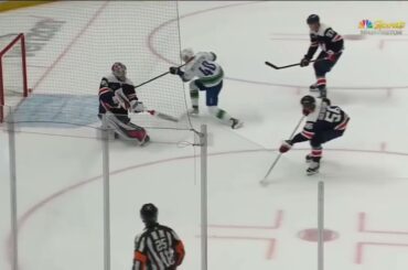 Darcy Kuemper misplays the puck and gives Elias Pettersson a free goal, a breakdown