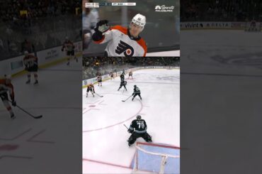 It's Christian Dvorak... AGAIN!!! His second of the game gives the Flyers some breathing room 🔥