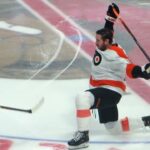 Kevin Hayes during pre-game warm-up at the Flyers @ Senators hockey game