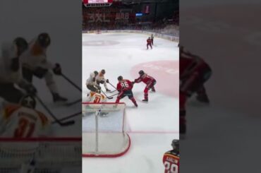 Snygg räddning av Erik Källgren (Brynäs IF mot Luleå HF Coop Norrbotten Arena SHL Sverige) (#Shorts)