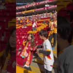 🕺 Galatasaraylı minikler, ‘pode pode’ eşliğinde maçı bekliyor… #shorts #galatasaray