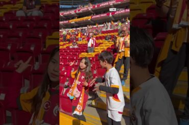 🕺 Galatasaraylı minikler, ‘pode pode’ eşliğinde maçı bekliyor… #shorts #galatasaray