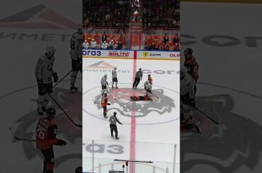 Перепутал шайбу с лицом 😵 #КХЛ