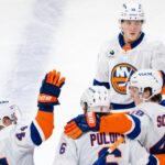 Islanders' Schaefer Snipes Twice In Under A Minute vs. Canadiens