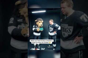 Artemi Panarin had to pay up for No. 72 😂 (via @lakings/TT)