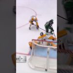 🇫🇮 Saros denies Johnston with an AMAZING save! 😮