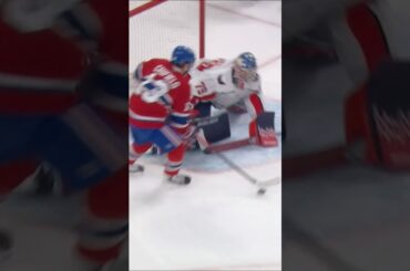 Charlie Lindgren vole un but certain à Cole Caufield en 1re! 🤯#AllCaps c. #GoHabsGo 🏒