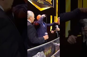 There’s no better way to celebrate Bret Hart and Steve Austin's “WWE Immortal Moment” 🍻 #WWEHOF