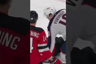 Brenden Dillon doit quitter ce qui était son 1000e match dans la LNH. 😭