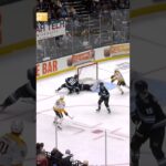 Vanecek's SAVE OF THE YEAR candidate! 🇨🇿🦣🤩 Vaněček kandidátem na zákrok sezony!