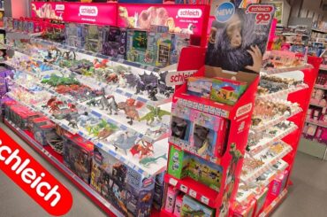 Let's have a look at this big Schleich animal figure display in the Dreamland Middelburg.