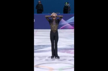 Ilia Malinin closes out Team USA's last performance in the #FigureSkating team event at #MilanoCorti