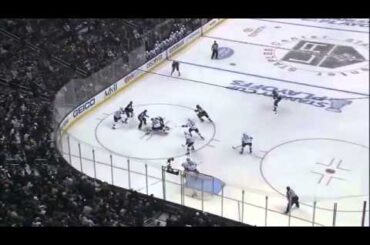 Kyle Clifford (Los Angeles Kings) vs. Andrew Desjardins (San Jose Sharks) fight