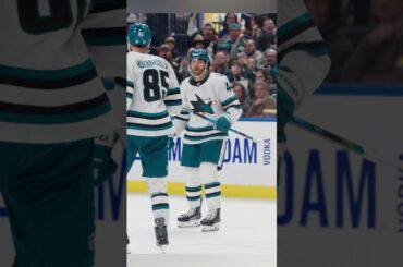 Kiefer Sherwood scores his 20th of the season.  #hockey #nhl #sharks