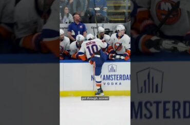 Schenn was mic’d up for Barzy’s game winner last night in St. Louis!