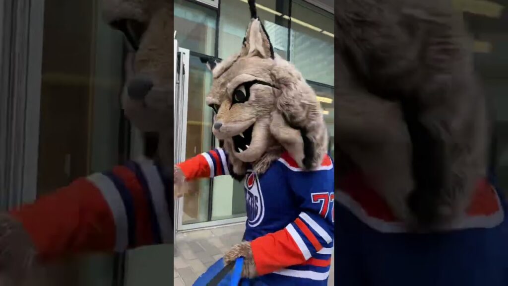 Leon Draisaitl Bobblehead Reveal 👀