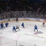 Лайл забивает 🏒