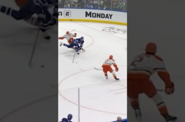 The Knee-on-Knee Collision Between Radko Gudas and Auston Matthews 💥