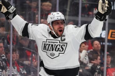 Anze Kopitar takes over as the Kings ALL-TIME points scorer!