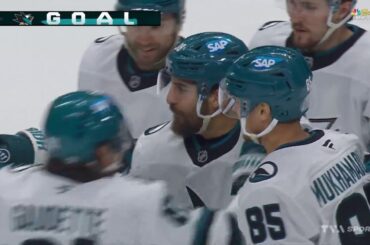 Mario Ferraro ouvre la marque pour les Sharks!