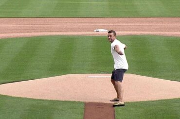 SF@DET: Glendening throws out ceremonial first pitch