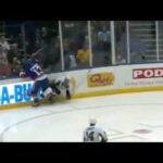 Colin McDonald counters Robert Bortuzzo