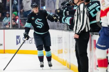 🇫🇮 Kakko Shines with Goal & 2 Beautiful Assists vs Panthers!