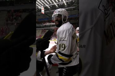 Daniel Muzito Bagenda käftar med Modo (AIK Hockey Modo Hockey Hockeyallsvenskan Sverige) (#Shorts)