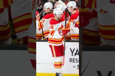 Farabee is making an impact in the Flames locker room!!